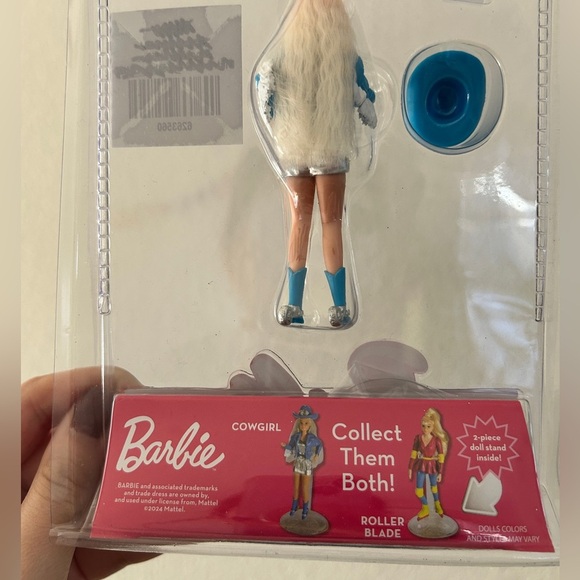 World’s Smallest Barbie Cowgirl Doll, Collectable- NWT - Picture 5 of 8